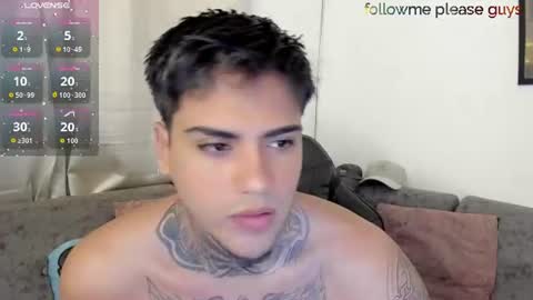 Snapshot of sweetlatinoboy chatting on 08.08.26 SWEETLATINBOY online show from 08.08.26