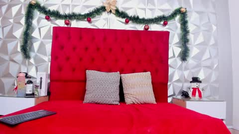 Snapshot of sweetlauren19 chatting on 12.22.24 Lauren online show from 12.22.24