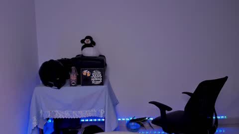 Lian online show from 12.21.24