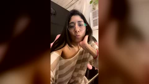 Snapshot of sweetlucyy1902 chatting on 07.20.26 sweetlucyy1902 online show from 07.20.26