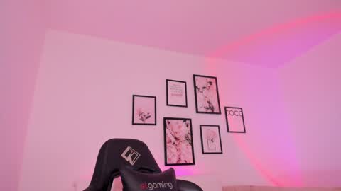 instagram melisabahamon  online show from 02.06.25