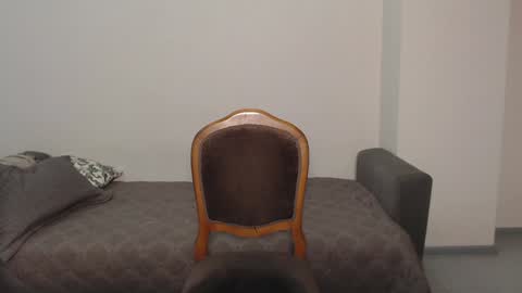 Mia online show from 12.14.24