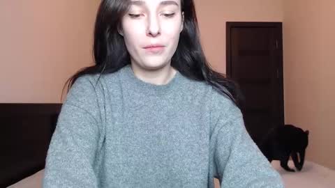 Mia online show from 12.03.25