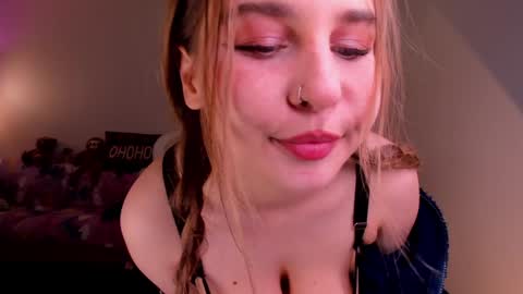 Snapshot of sweetmila1 chatting on 03.16.26 Mila online show from 03.16.26