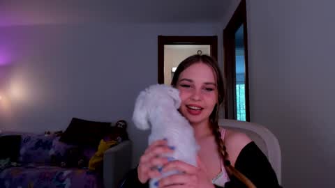 Snapshot of sweetmila1 chatting on 05.08.26 Mila online show from 05.08.26