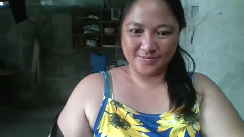 Snapshot of sweetnike chatting on 10.13.25 sweetnike online show from 10.13.25