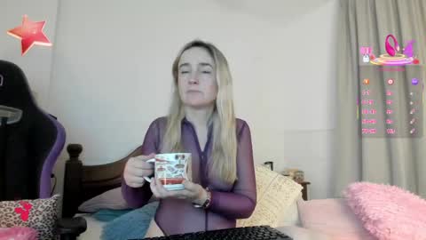 Snapshot of sweetnina_wet chatting on 05.11.26 Sweetnina online show from 05.11.26