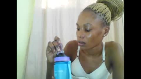 Snapshot of sweetpetite254 chatting on 02.08.25 ESTHER online show from 02.08.25