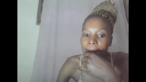 Snapshot of sweetpetite254 chatting on 02.11.25 ESTHER online show from 02.11.25