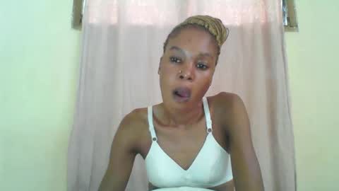 Snapshot of sweetpetite254 chatting on 02.11.25 ESTHER online show from 02.11.25