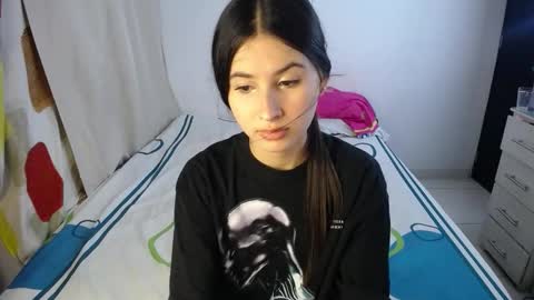 Caro  Lily online show from 10.17.25