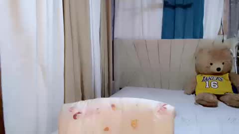 Snapshot of sweetprincess_athena chatting on 10.08.25 Princess Ella online show from 10.08.25