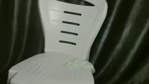 slim ivy online show from 12.17.25