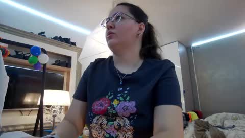 SweetRaisa online show from 03.05.25