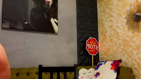 Snapshot of sweetscribe chatting on 02.22.25 SweetScribe online show from 02.22.25