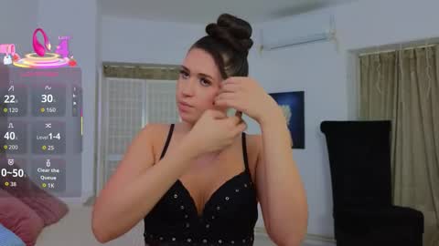 Snapshot of sweetscribe chatting on 12.22.25 SweetScribe online show from 12.22.25