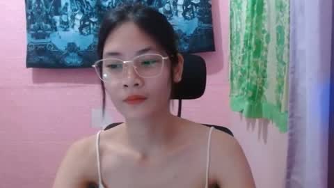 Snapshot of sweetsexygirl20 chatting on 06.19.26 Mia online show from 06.19.26