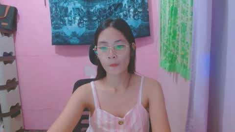 Snapshot of sweetsexygirl20 chatting on 06.24.26 Mia online show from 06.24.26