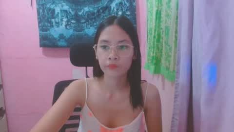 Snapshot of sweetsexygirl20 chatting on 06.29.26 Mia online show from 06.29.26