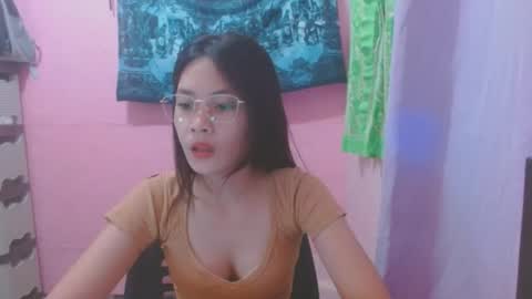 Snapshot of sweetsexygirl20 chatting on 07.25.26 Mia online show from 07.25.26