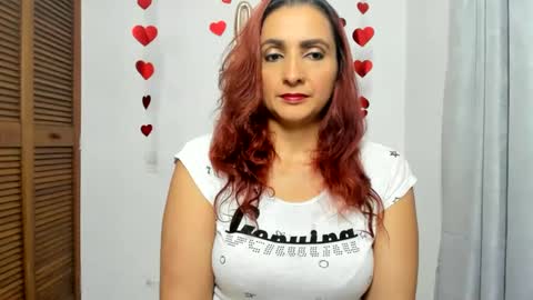 Snapshot of sweetsofia5 chatting on 12.22.24 Sofia online show from 12.22.24