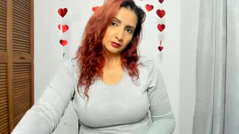 Snapshot of sweetsofia5 chatting on 12.23.24 Sofia online show from 12.23.24