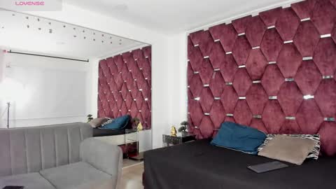 Snapshot of sweetstacy_ chatting on 02.18.25 sweetstacy_ online show from 02.18.25