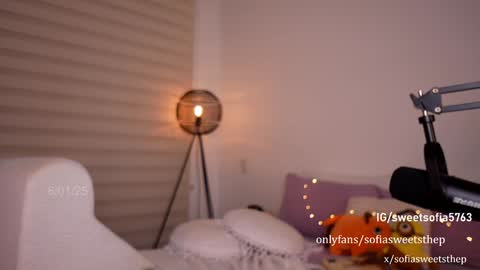 Snapshot of sweetsthep22 chatting on 01.07.25 Sofia online show from 01.07.25
