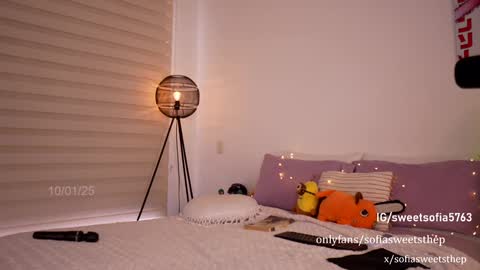 Snapshot of sweetsthep22 chatting on 01.10.25 Sofia online show from 01.10.25