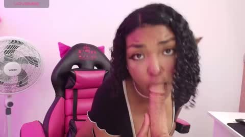 Snapshot of sweett_m00n chatting on 10.01.25 sweett m00n online show from 10.01.25