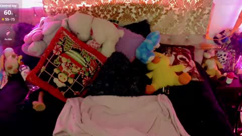Snapshot of sweett_martina chatting on 04.22.26 martina online show from 04.22.26