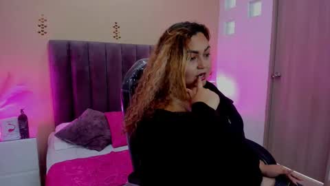 sweett rose   online show from 11.04.25