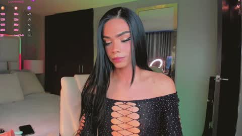 Snapshot of sweett_shinexx chatting on 12.18.24 angel online show from 12.18.24