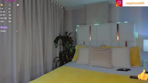 Snapshot of sweett_shinexx chatting on 01.13.25 angel online show from 01.13.25