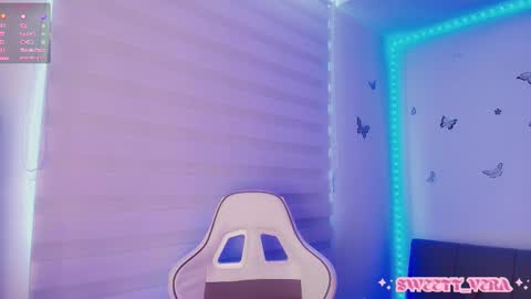 Veronica Independent Model online show from 12.22.25