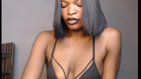 Snapshot of sweetxxboobsx chatting on 04.19.26 sweetxxboobsx online show from 04.19.26