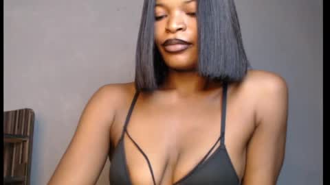 Snapshot of sweetxxboobsx chatting on 04.24.26 sweetxxboobsx online show from 04.24.26
