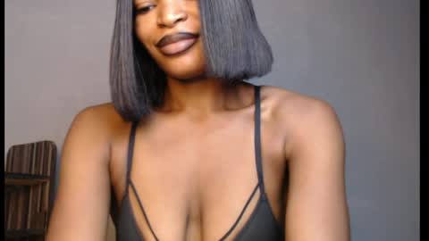 Snapshot of sweetxxboobsx chatting on 04.25.26 sweetxxboobsx online show from 04.25.26