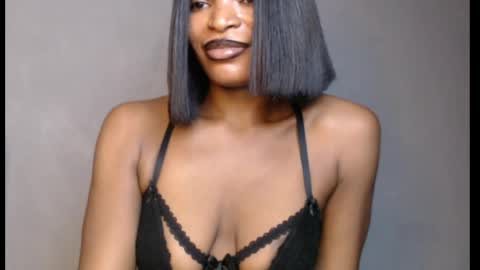 Snapshot of sweetxxboobsx chatting on 05.11.26 sweetxxboobsx online show from 05.11.26