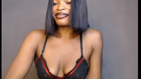 Snapshot of sweetxxboobsx chatting on 06.25.26 sweetxxboobsx online show from 06.25.26