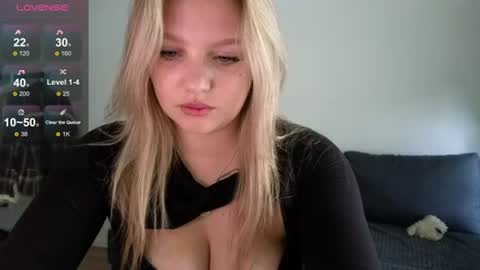 Snapshot of sweety_bettyyy chatting on 06.25.26 Betty online show from 06.25.26