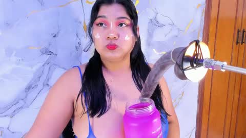 Snapshot of sweety_blowjob chatting on 04.15.26 LINA online show from 04.15.26