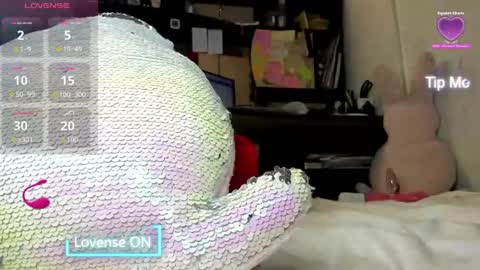 Snapshot of sweety_cum chatting on 04.23.26 Mia online show from 04.23.26
