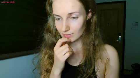 sweety_fruits online show from 02.25.25