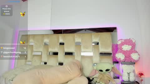  independent model  online show from 01.11.25