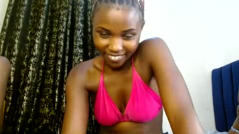 Snapshot of sweety_spixxy chatting on 06.12.26 Dolly online show from 06.12.26