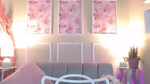 LAURA online show from 02.10.26