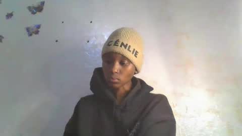 Snapshot of sweetypussy01 chatting on 10.13.25 sweetypussy01 online show from 10.13.25