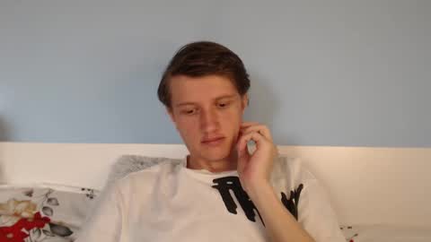 Snapshot of swetieeglow chatting on 03.17.26 Cat online show from 03.17.26