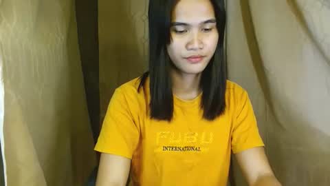 Snapshot of swettie_rhea chatting on 01.06.26 Rhea online show from 01.06.26